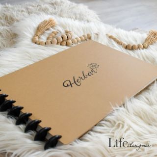 Herbář od Life Designer je ideálním společníkem pro všechny, kdo milují přírodu a botaniku. Zde je pět výhod proč si...