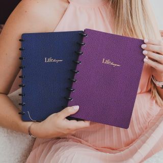 Letos jsme investovaly do nových koženkových obalů - indigo a purpura. Rozhodly jsme se tak proto, že chceme rozšiřovat...