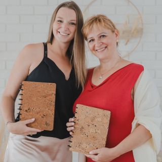 "Cíl bez plánu je jen přání." řekl Antoine de Saint-Exupéry. A my s ním souhlasíme. Proto jsme vytvořily diář Life...